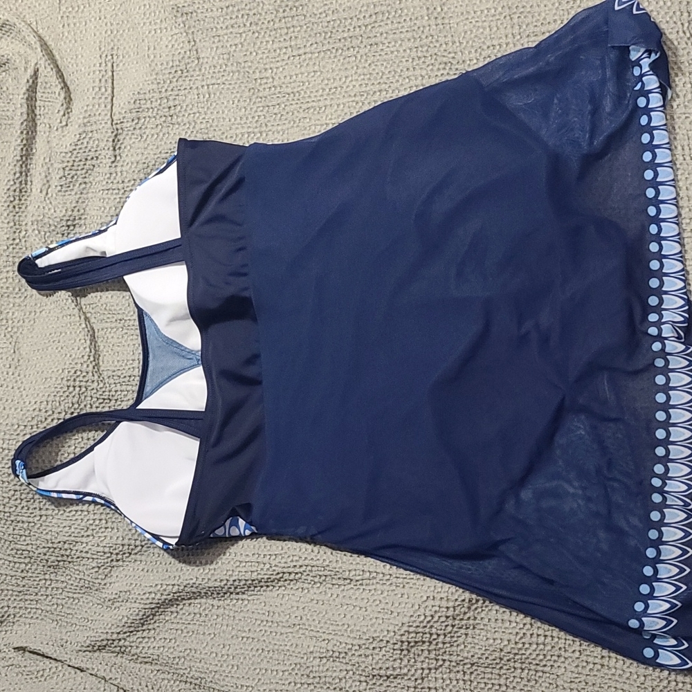 Bathing suit - Picture 3 of 3